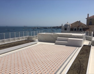 Mosaico hidraulico no roof top da Vila Maria Pia no Monte Estoril  