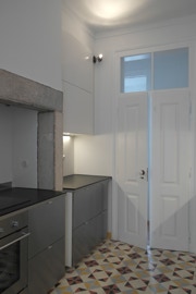 mosaico hidráulico padrão Origami aplicado numa cozinha em Lisboa