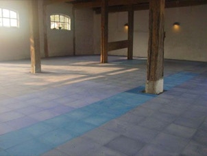 mosaico hidráulico monocromático aplicado no pavimento num Orangery num projecto com design da Mette Laerke, Projecto Mosaico na Moen, Dinamarca