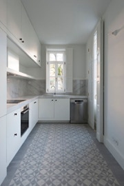 mosaico hidráulico padrão Noruega B aplicado numa cozinha no Porto