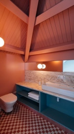 mosaico hidráulico ref Quadrados P numa casa de banho em Lisboa projectada pelo atelier Aurora Arquitectos